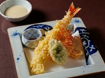 Japanese Restaurant Hana-Goyomi_"Natural shrimp tempura" served with specially selected salt and miso