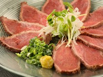 旬味 鹿六_富含鐵質＆肉質柔嫩的「炙烤鹿腿肉」