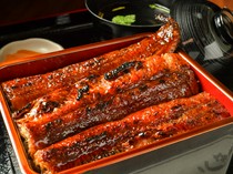  Special Unaju (a whole eel) - A whole eel is used to create a luxurious experience. 