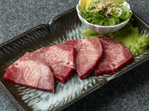 Kyoto Yakiniku-dokoro Kihara_Thick-sliced premium tongue with salt