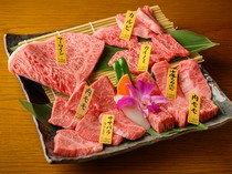  精选部位满载的“黑毛和牛畅享拼盘 Pure餐厅七种拼盘” 