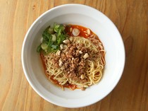  	비건 채식주의자에게 선사하는 식사 마무리로 꼭 주문하고 싶은 '비건 국물 없는 딴딴멘' 