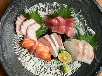 Nihonshu to Obanzai no Kyosakaba Kensui Nishiki_"Assorted Sashimi" has a good overall balance and allows you to enjoy the deliciousness of the fish itself