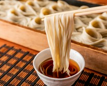 Ayakaritai_Hegi Soba - Soba noodles were rounded into bite-sized pieces with a unique hand motion and served on a wooden board.