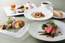  Course with 7 kinds of desserts that you can have as many times as you like 