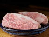 MARCO_Kobe Beef - Even the owner continues to be charmed by its "wonderful taste."