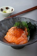  Salmon and salmon roe rice bowl 
