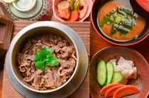 Set panci nasi daging sapi Wagyu hitam