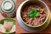 Kamameshi Daging Sapi Sapi Hitam Jepang (nasi yang dimasak dalam panci)