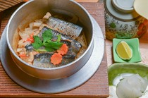 Nasi saury Pasifik (satu item)