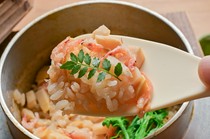 Cơm niêu măng tre Yamashiro và tôm anh đào (món đơn)