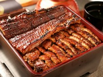  Enjoy the deliciousness of a whole eel in the "Ueawase Jyu" 