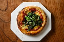 Akatsuki Taps Ginza_Organic Tomato and Basil Pizza