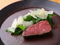 rece_Grilled Yonezawa Beef - Delicate yet rich, with the overflowing umami of the lean meat.