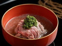 Yoryutei_The flavor of bonito stock and meat, and the richness of sansho pepper in the "Soup dish: Saga beef and sansho pepper in Tosa stew"