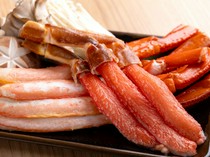  가마에서 삶은 게를 완전히 즐기는 “게 샤부” 