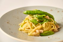  Aglio e Olio w/ Kujo Green Onions and Manganji Peppers, Black Shichimi and Yuzu - It offers the unique flavors and tastes of Kyoto. 