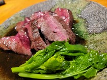 Niku Kappo ASATSUYU_Hearty yet delicate. The deliciousness of wild game meat will make you groan with pleasure with the "Ezo Venison Grilled on an Open Fire"