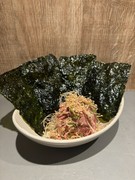  配以生肝、调味葱和芝麻油！ 