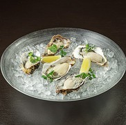 肉類和魚和牡蠣 OYSTER Bar&Bistro 魚秀 ～UOHIDE～ 代代木八幡店_5種生蠔