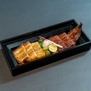  Red and white grilled eel 