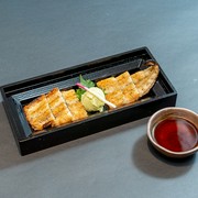  Shirayaki served with dashi stock and grated wasabi 