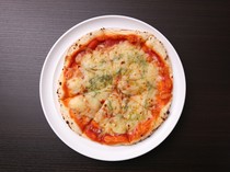 SAKURA Kabukicho Branch_The most popular item! Authentic oven-baked pizza "Margherita"