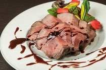 肉和鱼和牡蛎 OYSTER Bar＆Bistro 魚秀 ～UOHIDE～ 涩谷樱丘店_新玉烤鹿肉