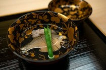 Ginza Fujita_Owan (Bowl of Soup) - Fukui Prefecture's famous water is used for dashi broth, combining the season's best ingredients.