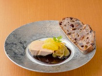 GRILL&WINE T's_Cold Foie Gras Confit - A specialty of the experienced chef. Rich foie gras will melt in your mouth.