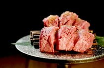 WAGYU YAKINIKU beef by KOH 히로오 본점_수량 한정 흑모 와규 “소문”의 두껍게 썬 탄