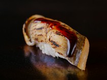 Sushi -HAN-_Simmered Conger Eel - The quality ingredients and artisanal techniques produce a sensation of melting in your mouth the moment you put it in your mouth.