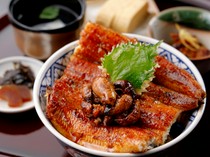 Unagi Charcoal-grilled Hitsumabushi Minokin Kanda Main Branch_A luxurious bowl of eel rice in which you can eat both the soft meat and rich liver of the eel.