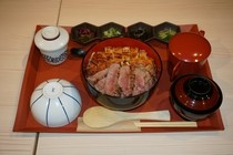 Seiryu Unagi Tsukishima Todai Akamon-mae Branch_[9/30 NEW] Top-grade eel and Kitaushiri sirloin hitsumabushi set meal