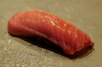 Kitashinchi Sushi Senkoudo_[NEW] Sushi course: Enjoy the special sushi rice, made with red and white vinegar depending on the topping