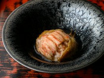  Steamed Live Crab - Savor the pure flavor and freshness of crab, ensuring its essence is preserved. 