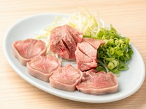 廣島牛A5和名物牛舌  燒肉內臟NIKUCHO_「比較厚片舌的味道」兩種口感來享受