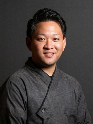 아카사카 숯불 샤브샤브 다카네노부타_이토 히로키