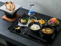 安田食堂_可以品嚐店內兩大名菜的「安田套餐」