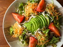 ICHIHA_Avocado and chicken breast green salad with original shiso leaf dressing