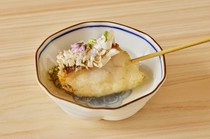 Kushiage Nakaya Higashi-Azabu_Deep-fried tilefish in a pine cone