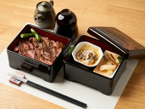 北野天满宮　肉和庭　MATUO_「和牛牛排套餐」是使用国产黑毛和牛的招牌菜品，根据肉的份量可以从三种类型中选择。