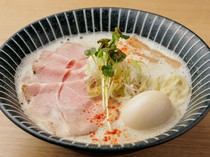 Tori Ni Koishita Hi Teradacho Branch_Whisk Special chicken broth with salt and garlic