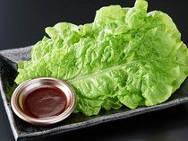 Cow specialty store Itamae Yakiniku Ichigyu Namba Higashi Shinsaibashi Branch_Lettuce