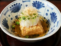 Nagoya Kanko Hotel Oden Hyoshigi_Deep-fried Kyoto Tofu in Broth - Tofu's original tenderness is found in its savory flavor.