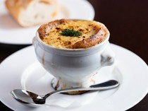 CAFE AUX BACCHANALES_Onion gratin soup