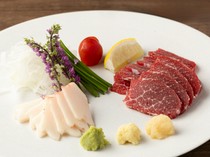  The deliciousness of horse meat can only be enjoyed because it is fresh. "Specially selected horse meat (marbled meat, mane) shipped directly from Kumamoto" 