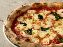 L'OMBELICO_Margherita - Nothing extra is needed. Enjoy the pure deliciousness of the pizza.