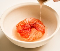 Restaurant Ohtsu_满是草莓口感的乐趣“茨城Kiss草莓与红茶的芭菲 淡雪酱汁”