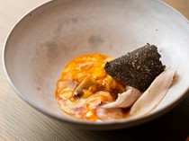 DepTH brianza_"Foie Gras and Truffle Concerto" is reminiscent of the specialty of [la Brianza], with a rich egg and fragrant truffle.